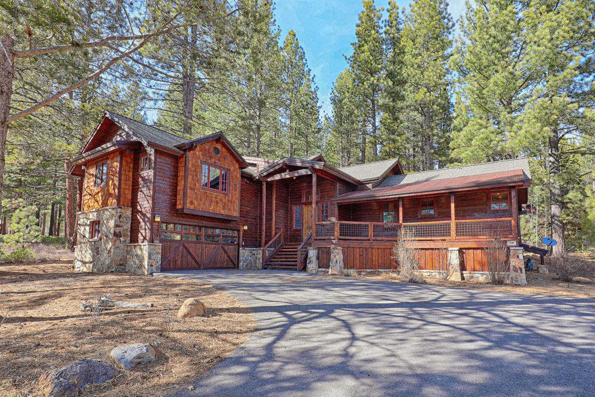 The Lodge at Gray's Crossing - Truckee Villa Rental | Villas of Distinction