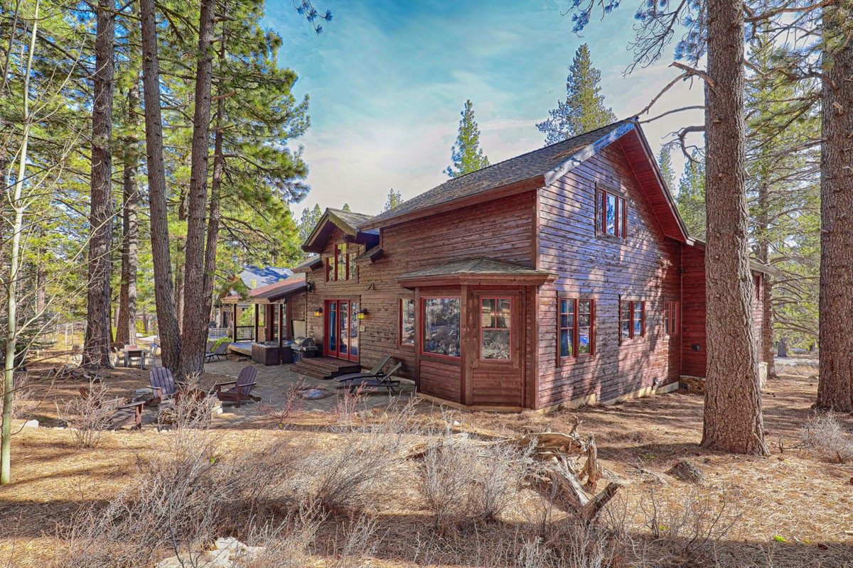 The Lodge at Gray's Crossing - Truckee Villa Rental | Villas of Distinction