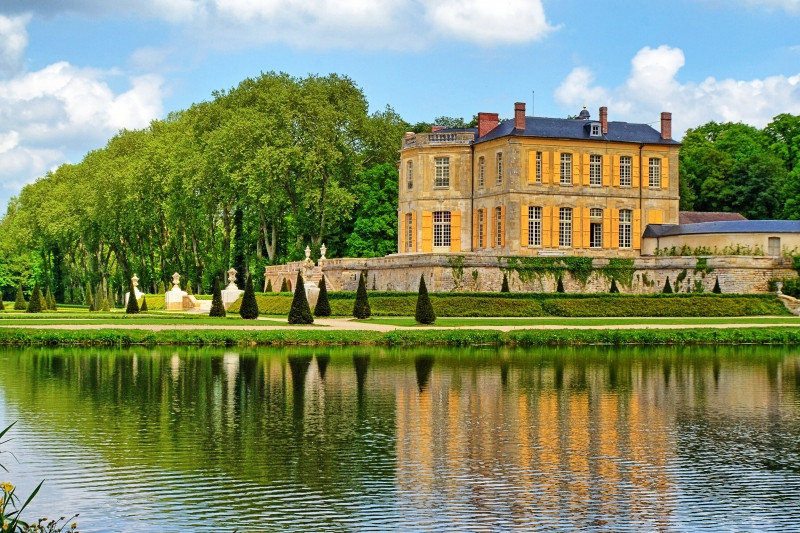 Chateau de Villette Villa Rental | Villas of Distinction