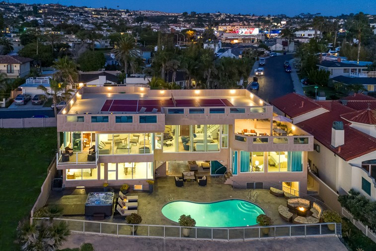 Celebrity Oceanfront Estate Villa Rental | Luxury Villas