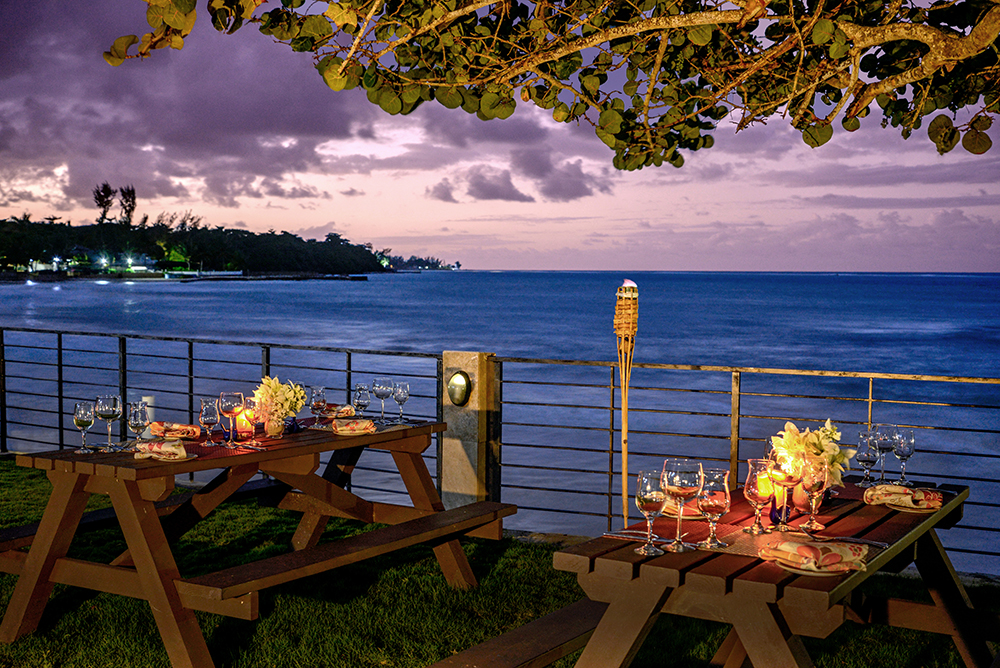 Canoe Cove on the Beach, Jamaica Villa by Linda Smith