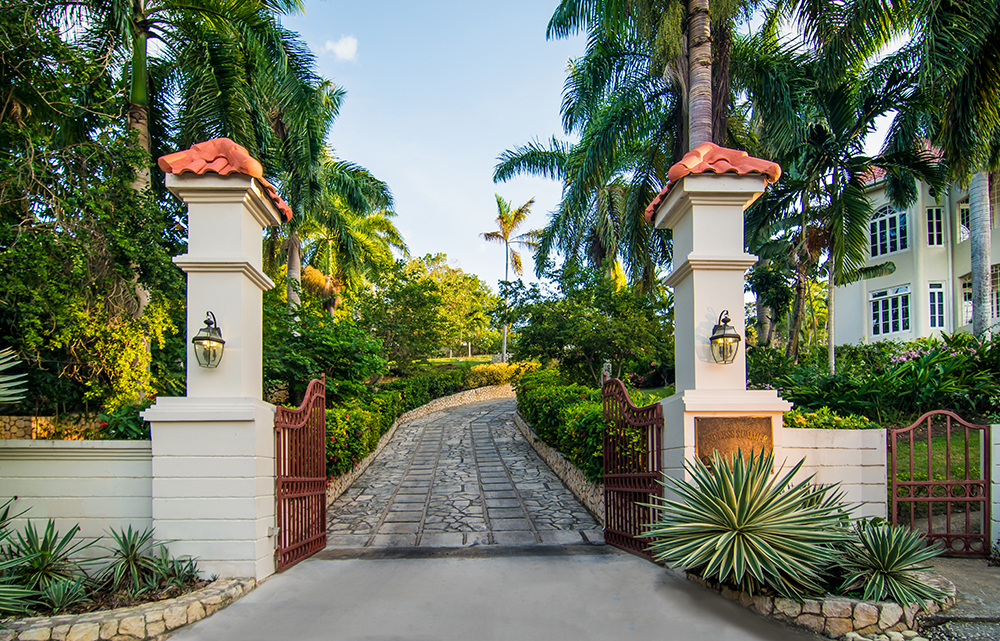 Endless Summer, Jamaica Villa by Linda Smith