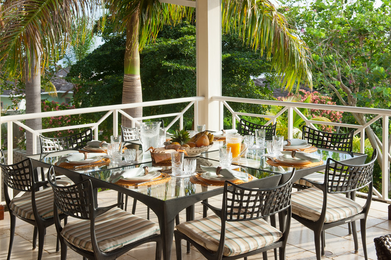 ... to your choice of dining areas -- from eye-opener coffee at your bedroom door to full breakfasts on the balcony ...