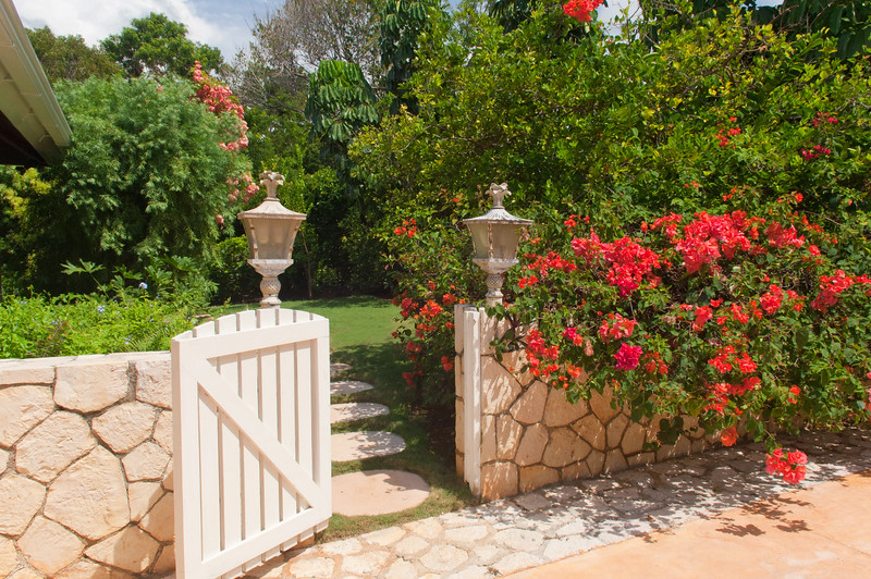 A short walk from the gate is our larger sister villa, Kenyan Sunset with five more bedrooms.