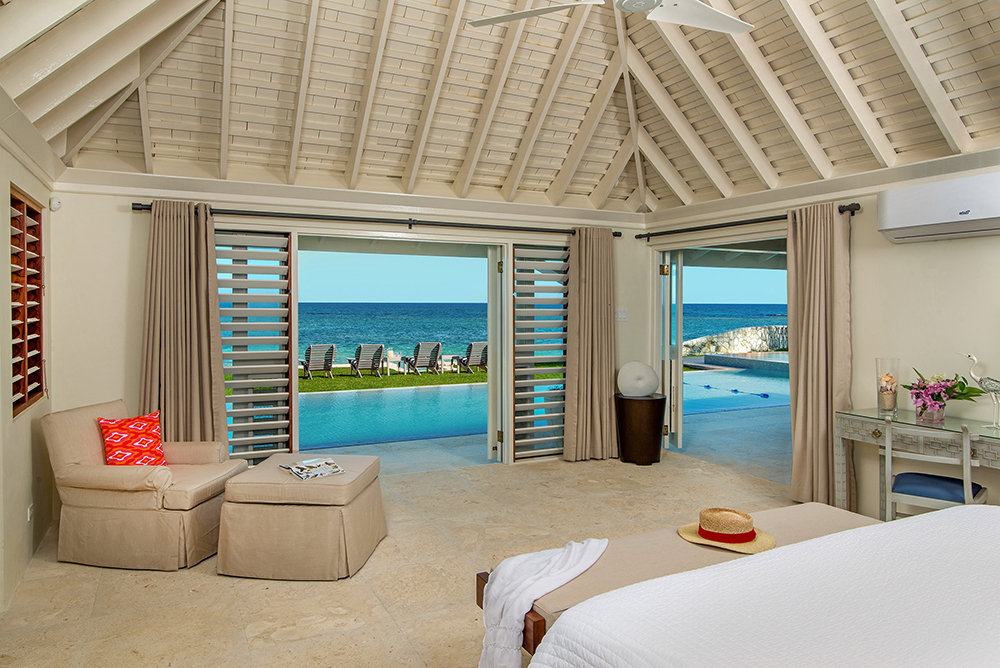 ... with sweeping views of the Caribbean sea