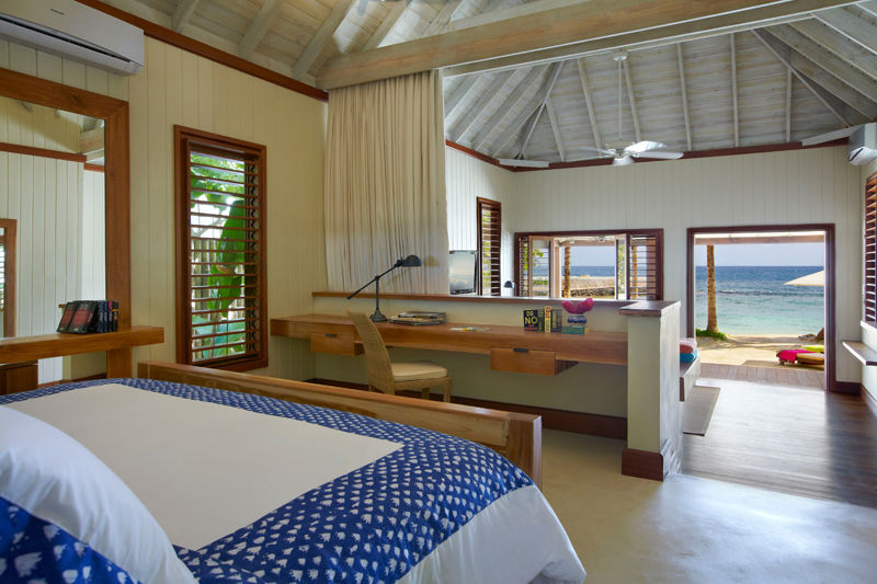 In both the 1- and 2-bedroom beach and lagoon villas, the kingsize bedrooms provide through-views over the beach to the sea. A sweet view for waking up each morning.